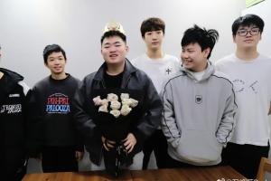 耍大牌爆料人：刚刚Jwei流拍了，他本来有挺多选择的，给老板惹生气了