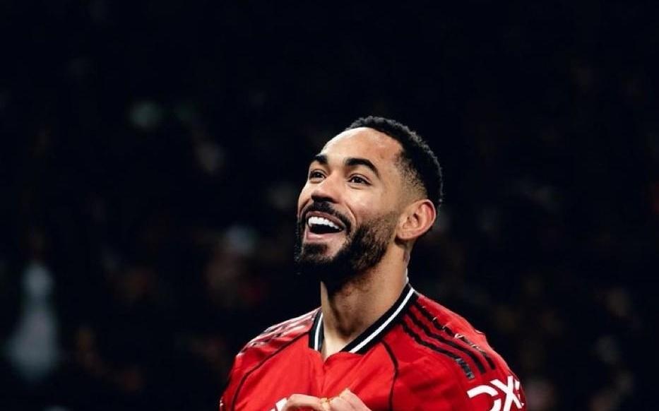 邮报：库尼亚精通五门语言，他已经成为更衣室的核心人物