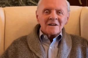 "汉尼拔"安东尼霍普金斯庆祝戒酒50年88岁精神抖擞