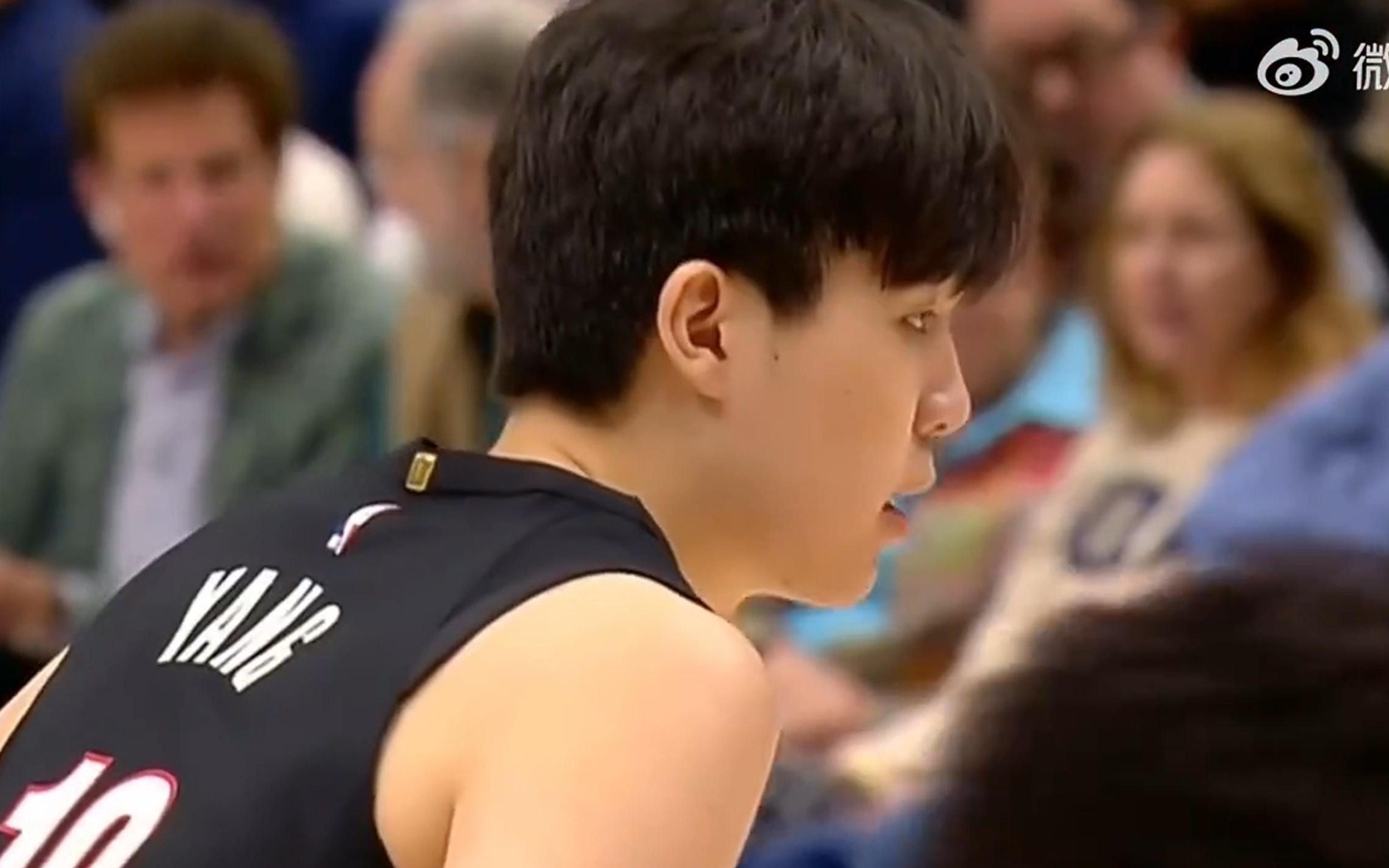 双塔效果不佳，杨瀚森半场仅获1分35秒出现1失误，期间曾被打08