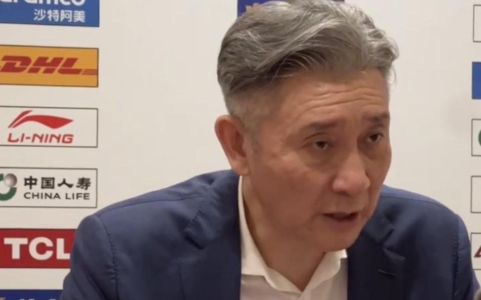 终结上海9连胜，郑永刚：球队现在非常团结，贺希宁堪称劳模