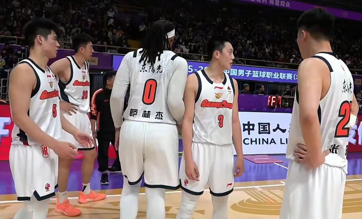 CBA排名更新！广厦双杀北京，广东力克北控，上海险胜浙江！
