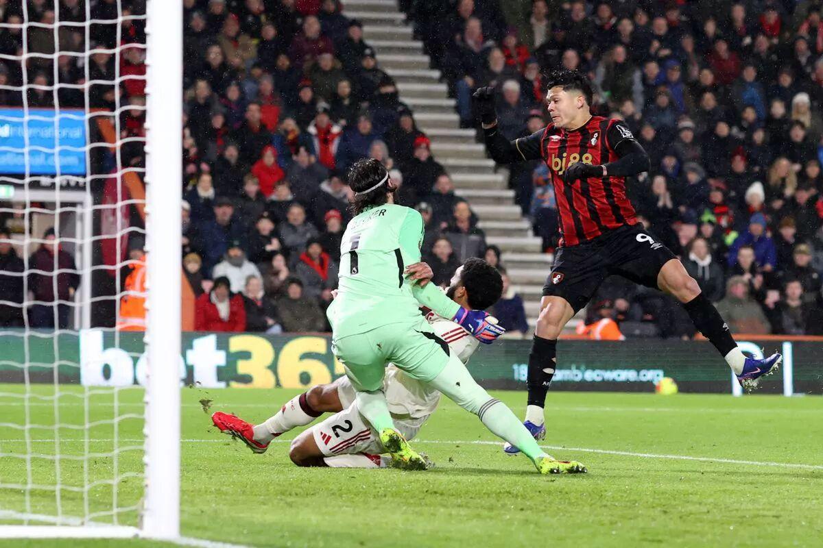 疯狂32！利物浦惨遭对手绝杀詹俊：冬窗