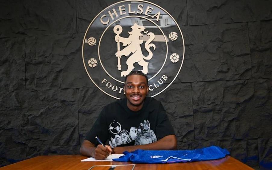 官方：切尔西与U21后卫凯登威尔逊续