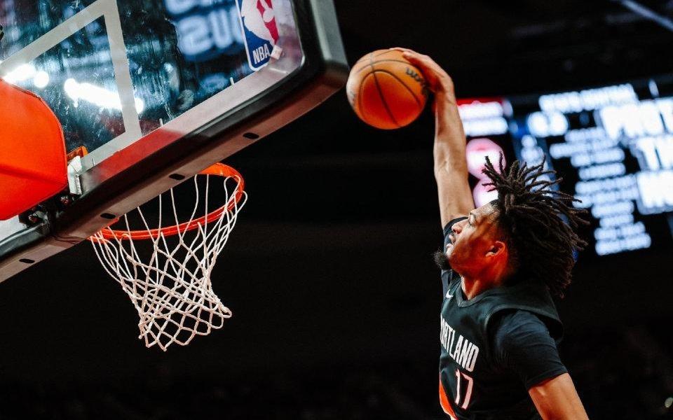 开拓者3分险胜独行侠！杨瀚森10分钟0分1助攻，状元弗拉格15+6+8