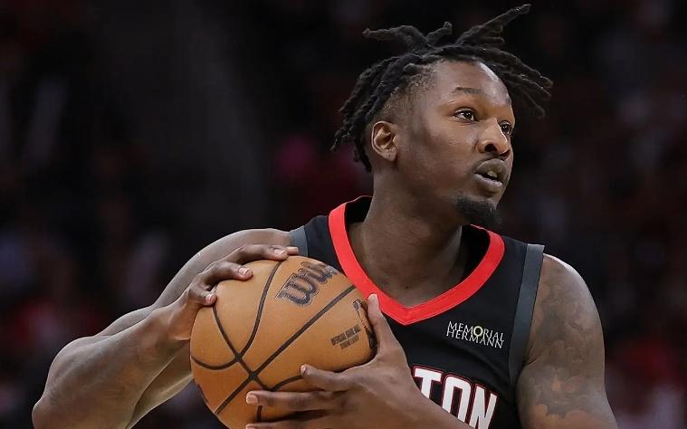 毫无意义的签约！3D锋线新援对于当下的火箭似乎没有任何意义