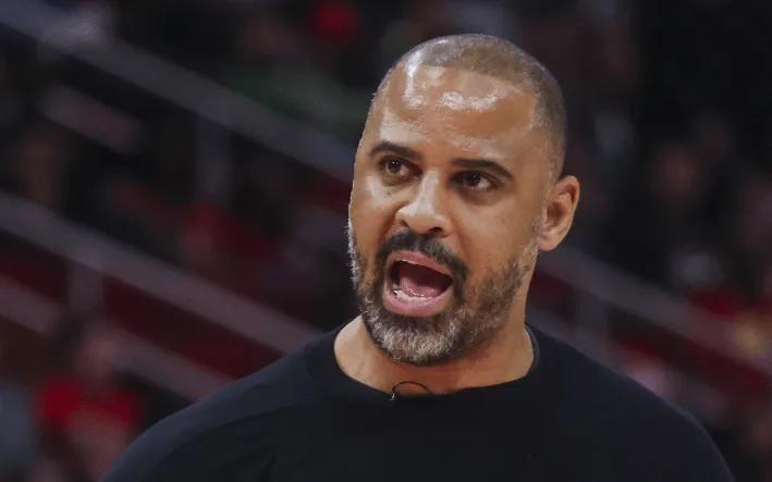 乌度卡装傻谈第二节小阵容只得5分却不背锅，还不满全队攻守！