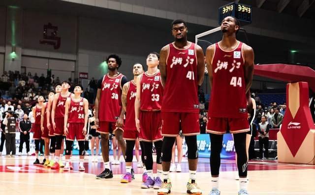 1胜5负+倒数第二！昔日争冠劲旅彻底沦为鱼腩，还要继续换帅吗