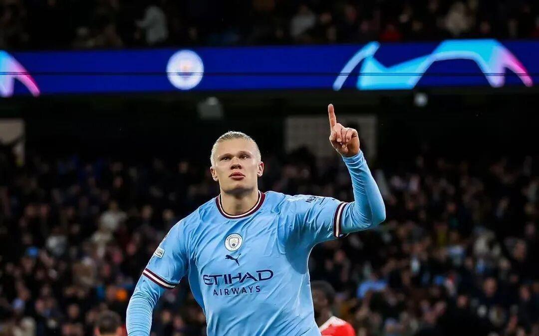 比三冠王赛季还疯！哈兰德“推土机”式进球，碾出英超新纪录！