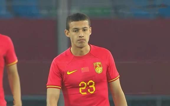 依木兰光折返跑了，泰山中场双星技术流韩鹏带队踢三镇转正之战