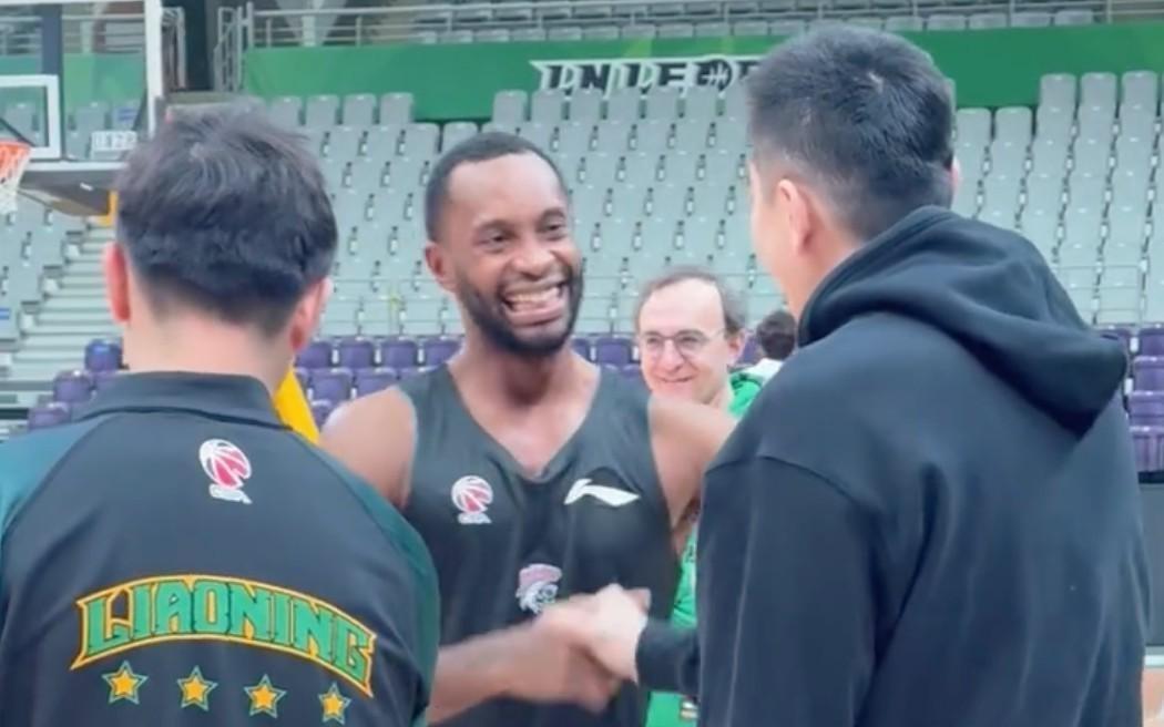 弗格：回到辽宁比赛非常感慨，这里都是我的家人和兄弟