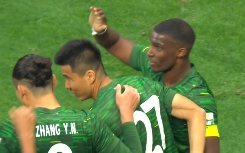 最后一轮大四喜，法比奥成国安队史单赛季各项赛事进球最多的球员