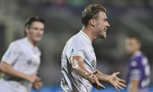 曼联旧将，“梅开二度”的霍伊伦，带队领跑意甲，尴尬吗曼联