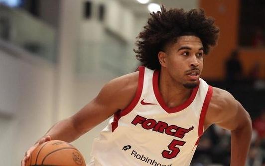 Scotto：步行者双向合同签下伊桑汤普森并裁掉丹尼斯