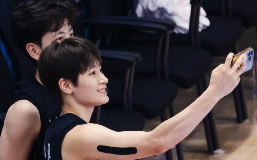 杨舒予很稳定！广东女篮大胜山东女篮，轻松进入淘汰赛