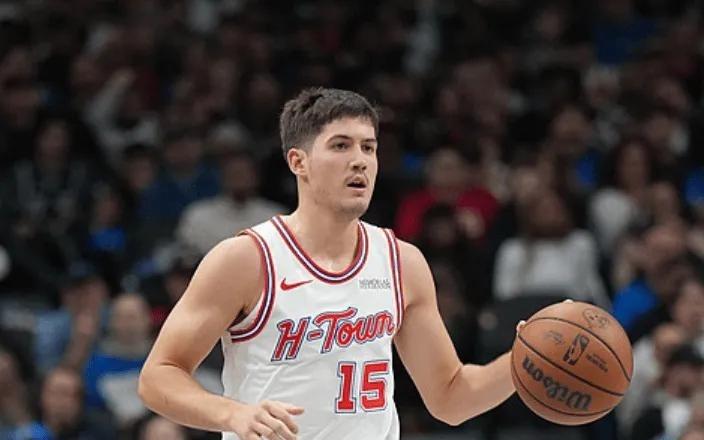 火箭3小将曝弊端！伊森进攻选择糟，阿门无投篮，谢泼德无防守！