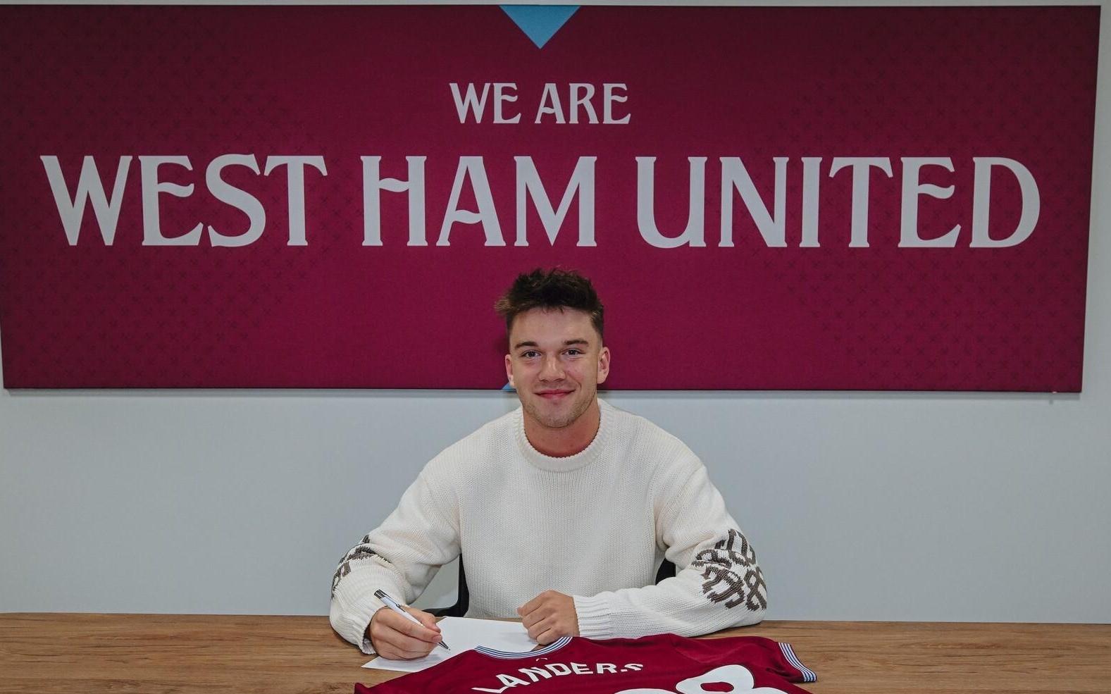 官方：西汉姆联与18岁前锋兰德斯续约至2028年夏天