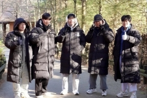 冬日集结HLE官方分享HLE队员幕后合照