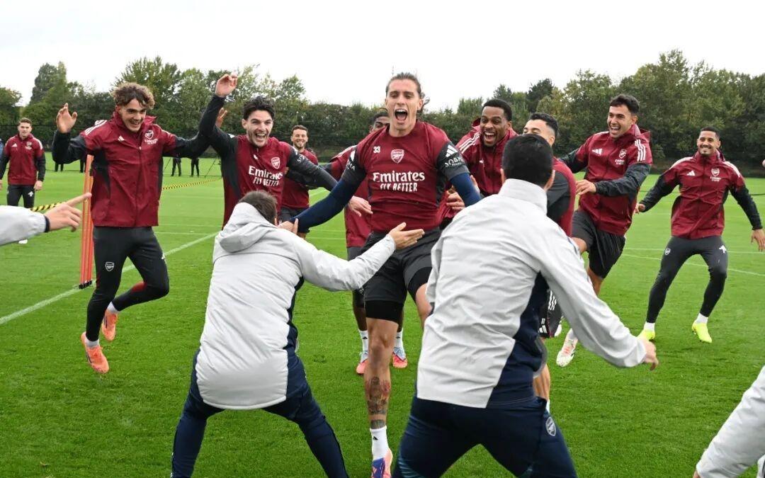 英超欧冠双榜领跑，阿森纳拒绝重蹈覆辙