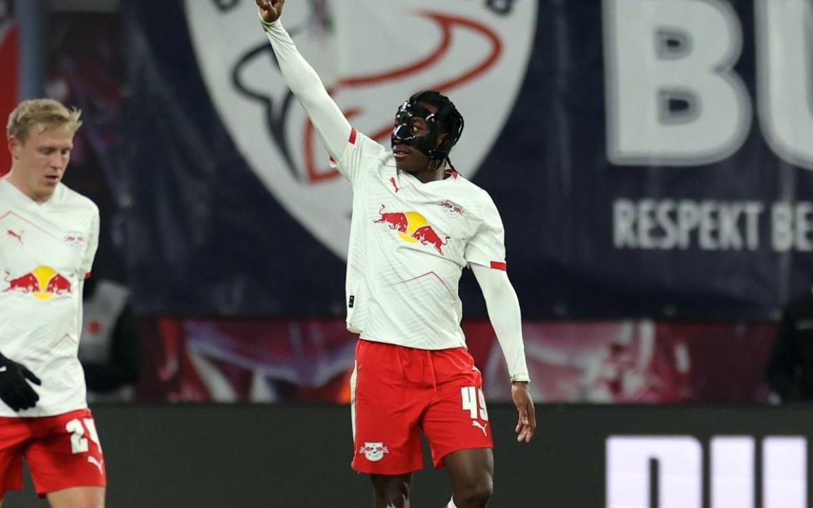 19岁22天，莱比锡边锋迪奥曼德成为德甲历史第二年轻戴帽球员