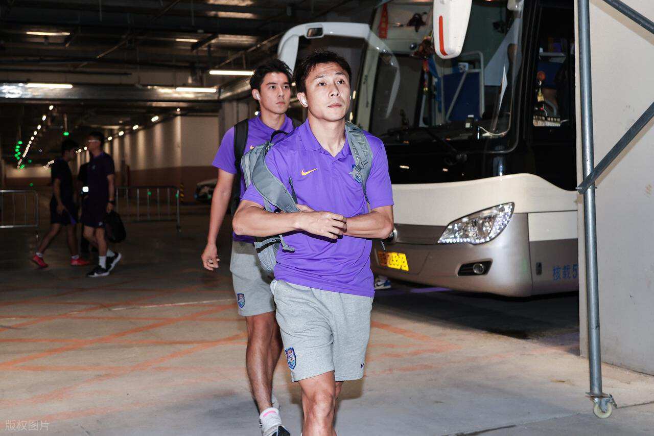 津门虎冬训时迎来多位新援，都来自中甲和中乙，球迷直言不看好