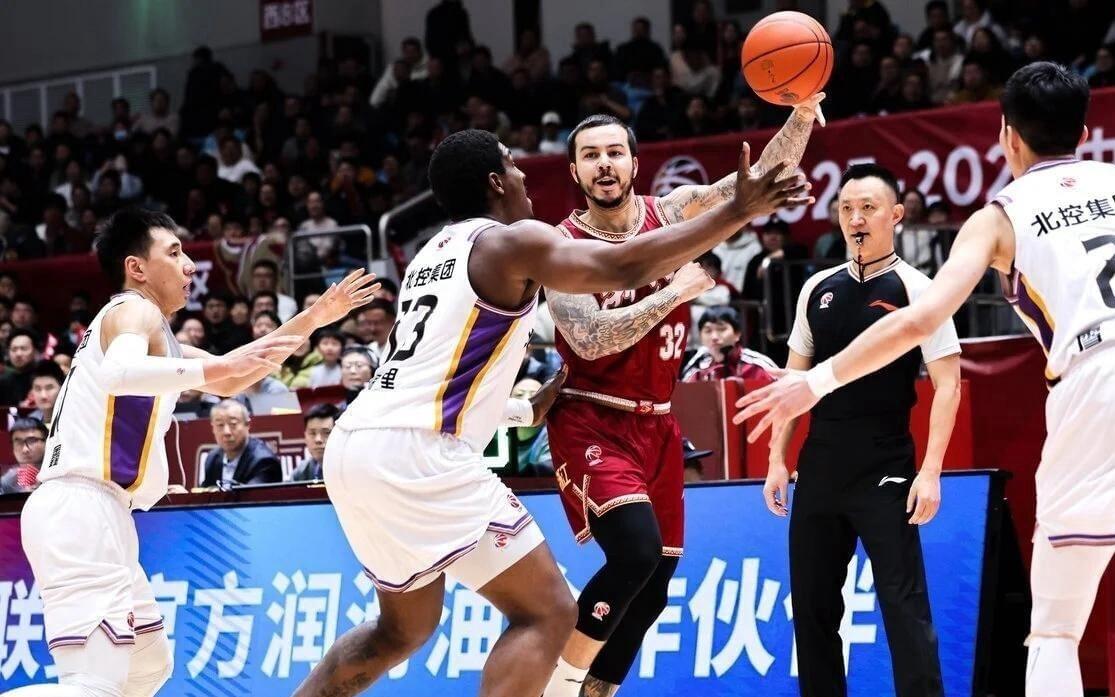 上一轮险胜四川男篮的北控男篮，客场惨败浙江不是很正常吗
