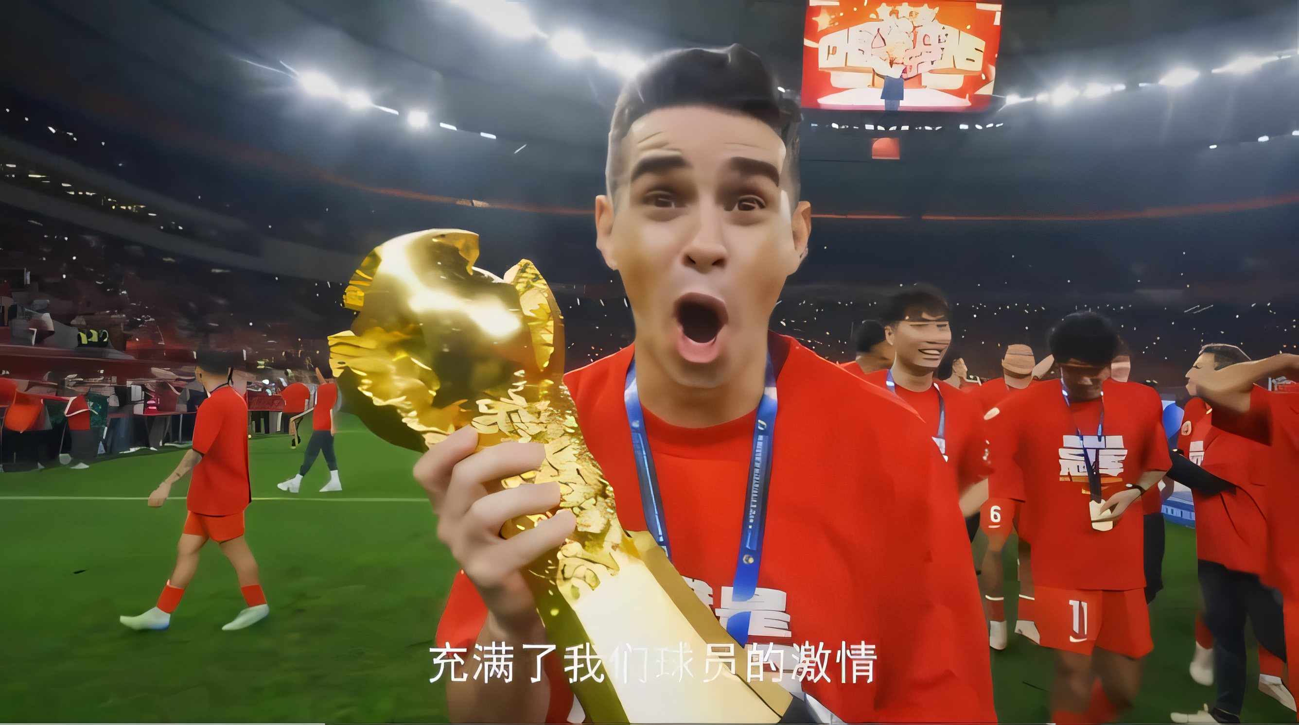 同一天！海港重新集结，中超最富球员濒临退役，球迷：他才34岁啊