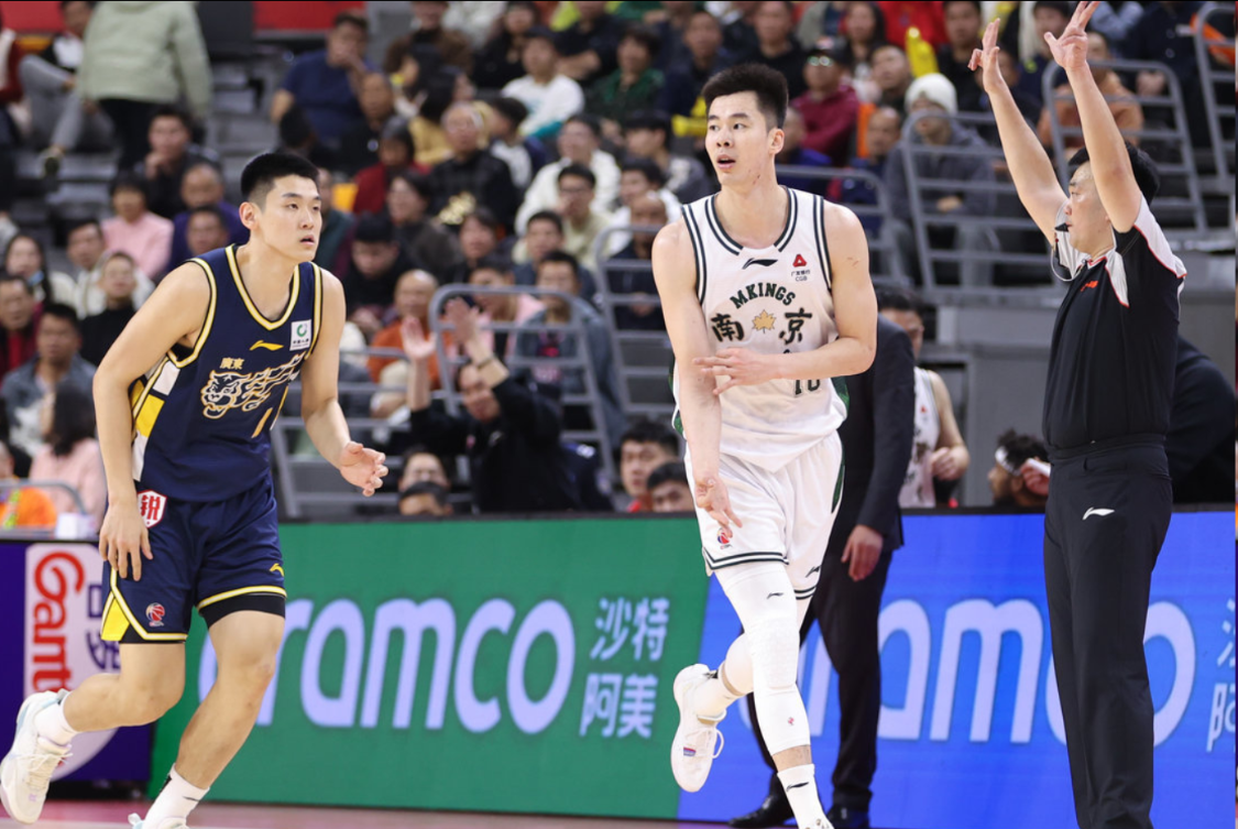 新赛制第1人！在郭士强面前轰42+8+6，怪不得休赛期能获得NBA合同