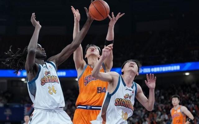 上海大鲨鱼三连胜，为何主帅卢伟却高兴不起来