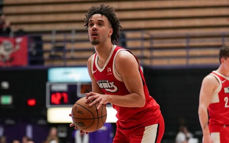 单场送出17次助攻，开拓者二队还有一名传球能力顶级的控卫