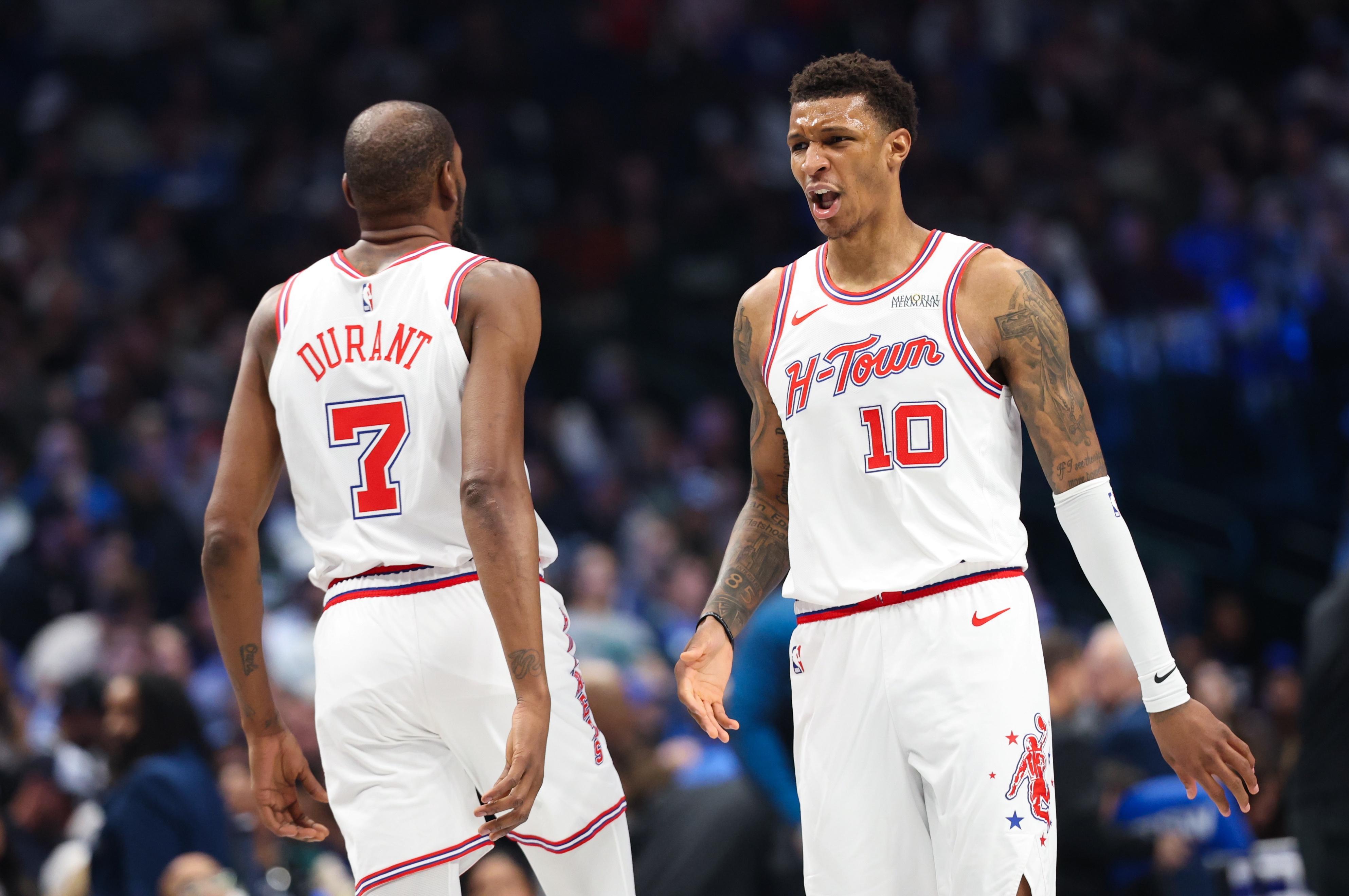 怒摔水瓶吓呆阿门，杜兰特真急了！火箭苦吞13分逆转两人难辞其咎