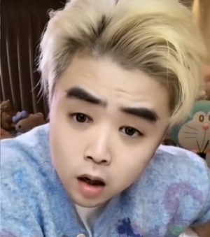 涵艺：高天亮续约了，WBG上中野确定了，辅助保底Erha