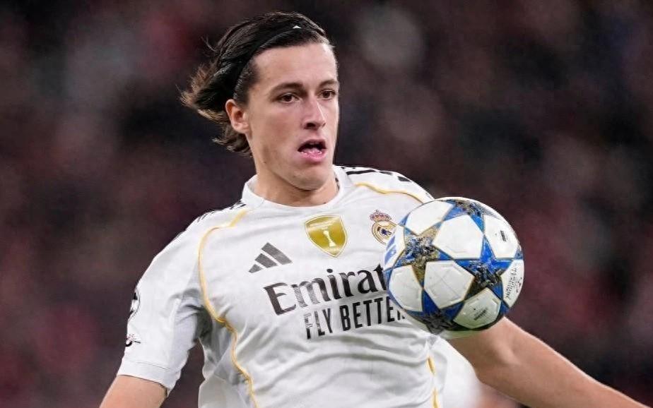 皇马后卫表现出色却未入选西班牙队，俱乐部对国家队主帅不满