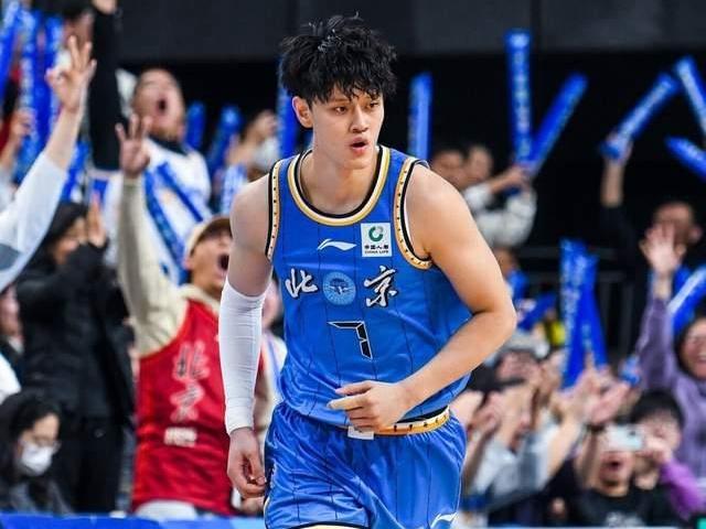 5049！CBA巅峰战北京半场逆转广厦，孙铭徽里程碑一数据历史第3