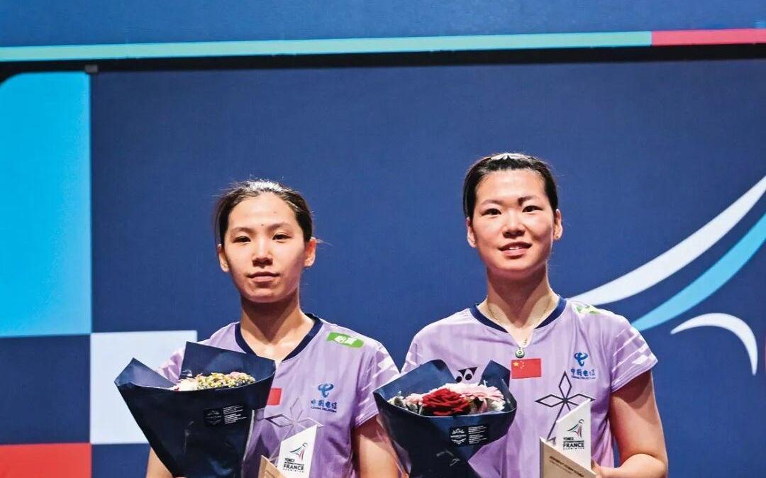 回眸高山低谷皆为宝贵财富：女双篇