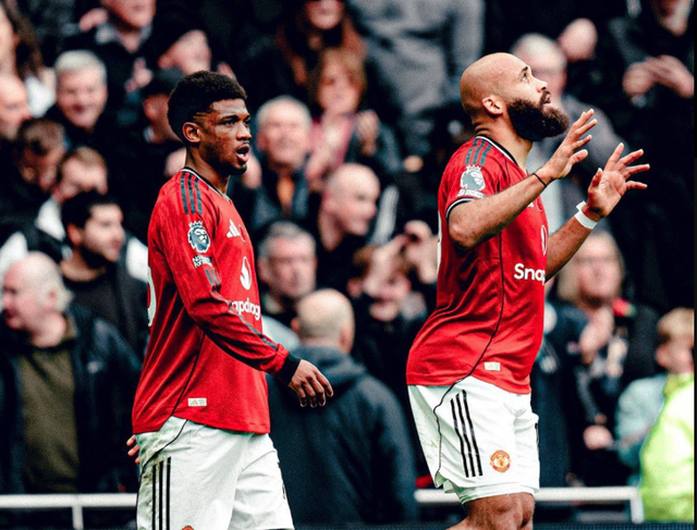 凌晨4点曼联出战：赢30将连超6队杀进