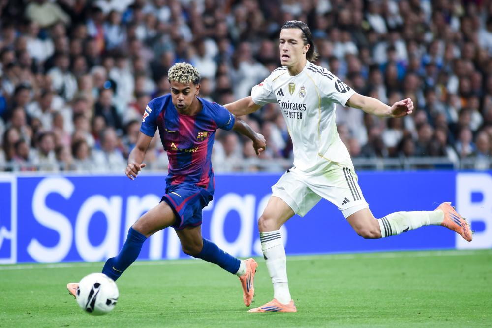 人狂有祸！巴萨输球又输人，亚马尔场上