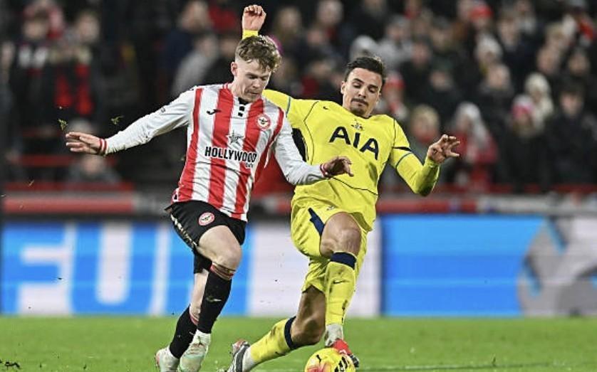 帕利尼亚：我们在英超连续两场零封对