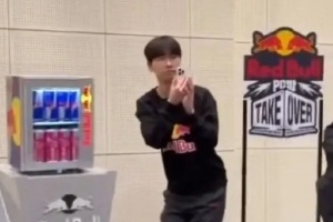 很多观众都认为Doran菜，吧友们觉得现役上单有没有哪位选手能做到稳定压制他的