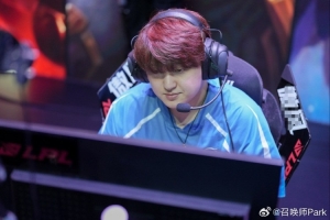 爆料人：接着竞拍Xqw1xnSoloKill等六位选手AL参与了1xn的竞拍