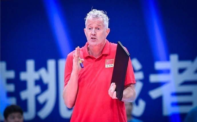 中国男排主帅海宁现身全运会，称需建立不同于女排的培养体系