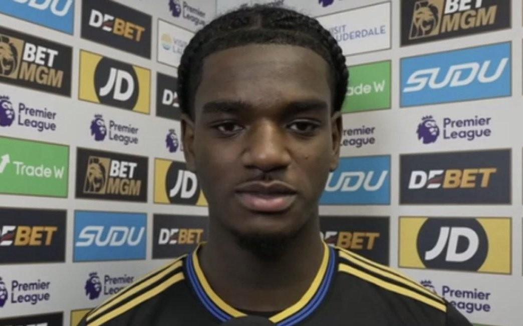 海文：刚来曼联没想到这么快得到机会，教练对我的帮助很大