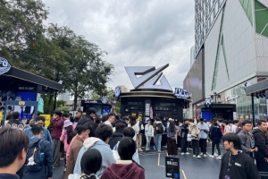 媒体人分享IG和BLG活动现场：排长队要这俩打决赛拳头嘴都能笑歪