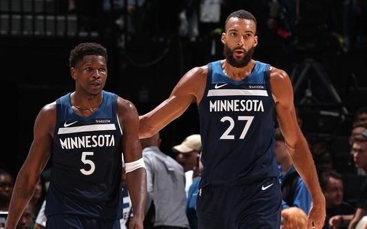 戈贝尔：正是爱德华兹的组织能力让他变得完全不可阻挡