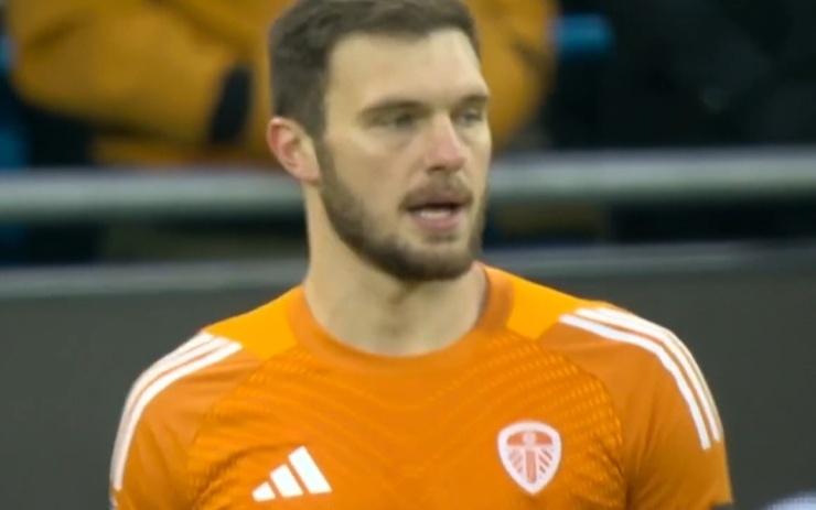 英超争议判罚！贝席干扰门将又得手，VAR介入，战枪手曾炮轰主裁