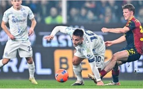 弗洛伦齐：劳塔罗总能率先预判球的位置，给对手上对抗以拿球