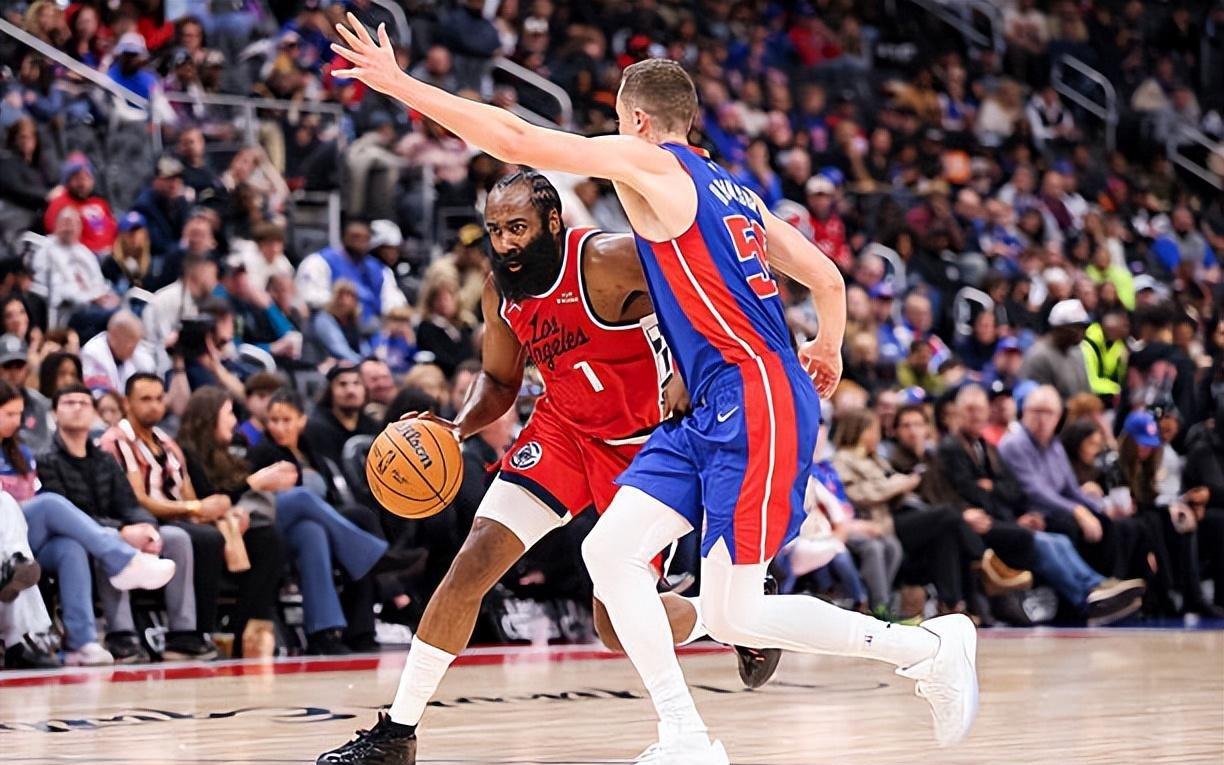 关键时刻起到了作用没有哈登快船可能早就轻松取得胜利了