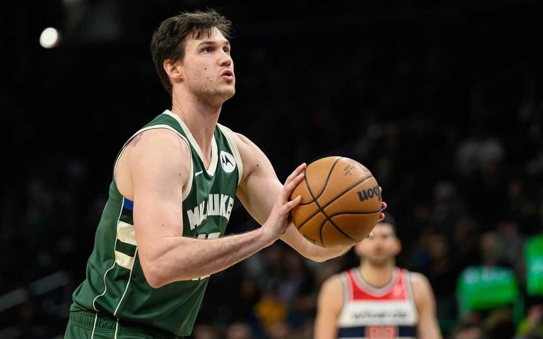 正式退役，前NBA前锋加里纳利宣布退役，提醒人们他仍在场上拼搏