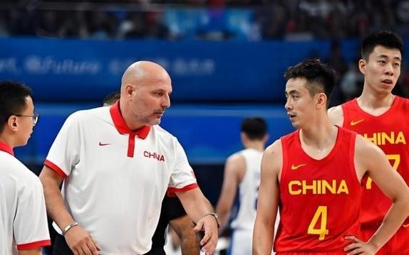 历史罕见一幕！中国男篮vs韩国12人高达8支CBA球队组建阵容