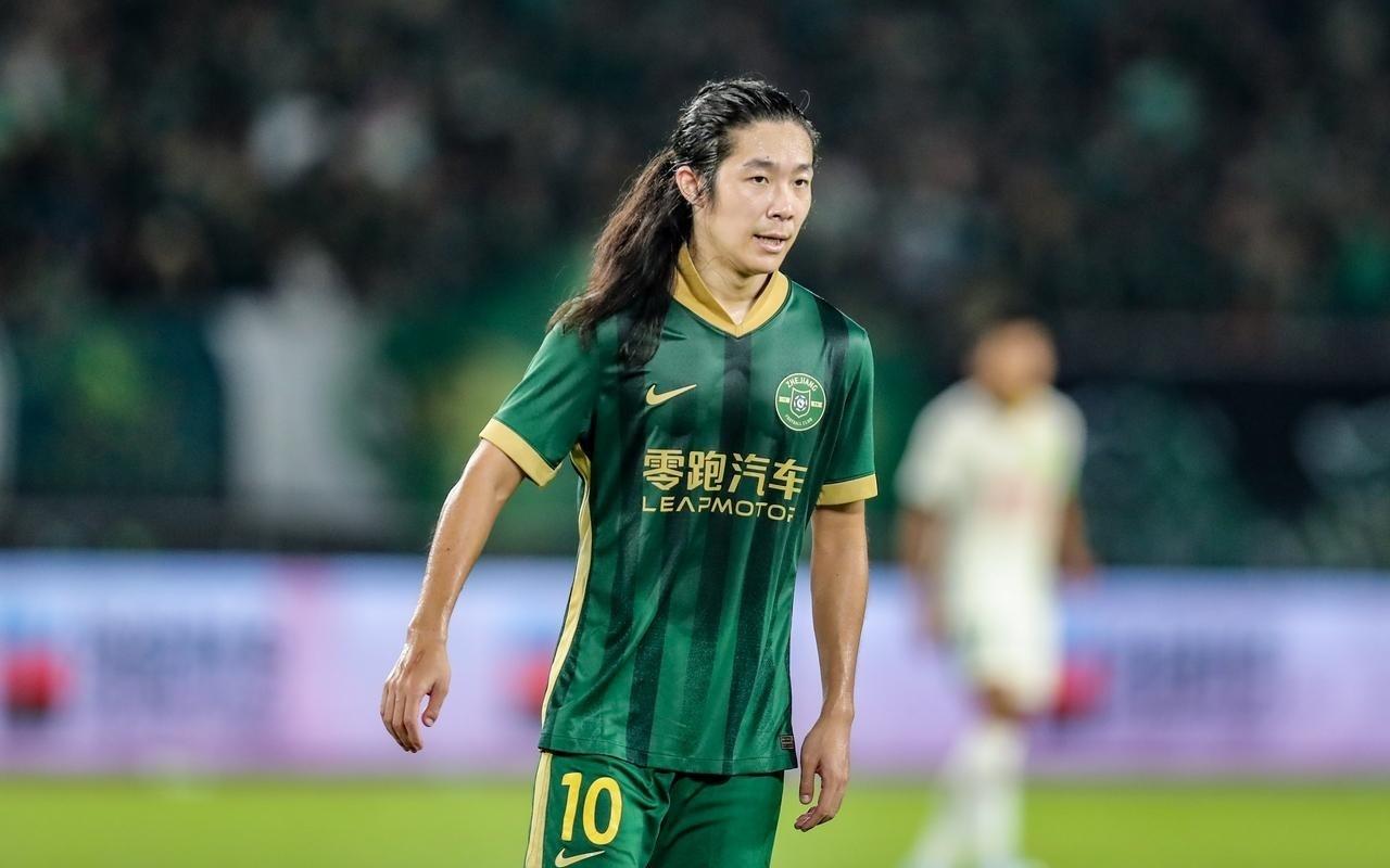 李金羽笑开花了！一分钱不花官宣一名国脚级王牌中场，曾留洋欧洲